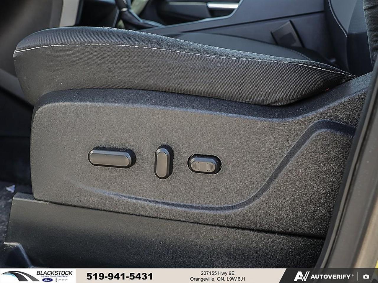 2018 Ford Escape SE   Heated Seats   Apple Car Play   8-way Power S Photo