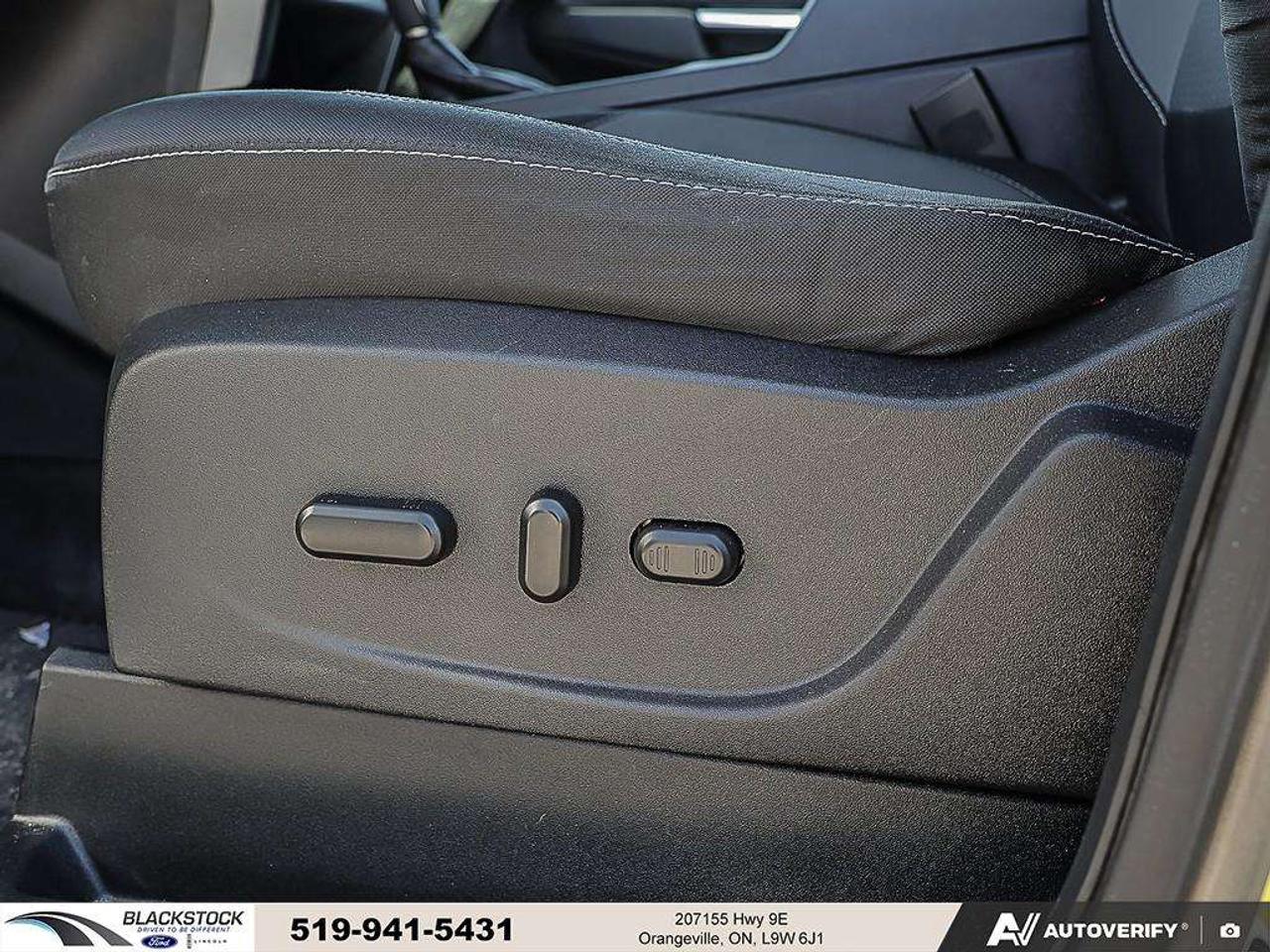 2018 Ford Escape SE   Heated Seats   Apple Car Play   8-way Power Seat   1.5L Turbocharged Engine   Automatic Photo