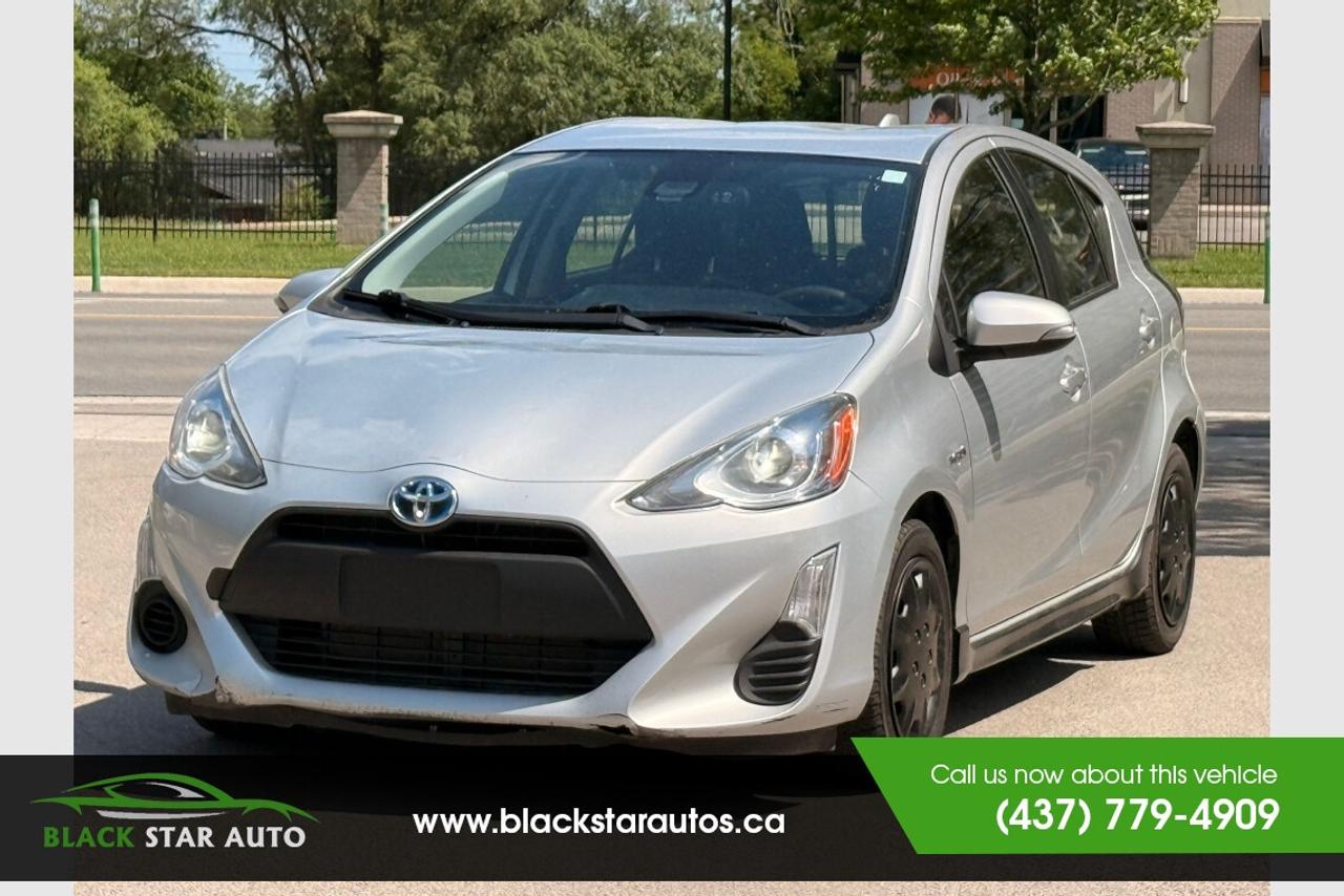 2017 Toyota Prius c Four Photo
