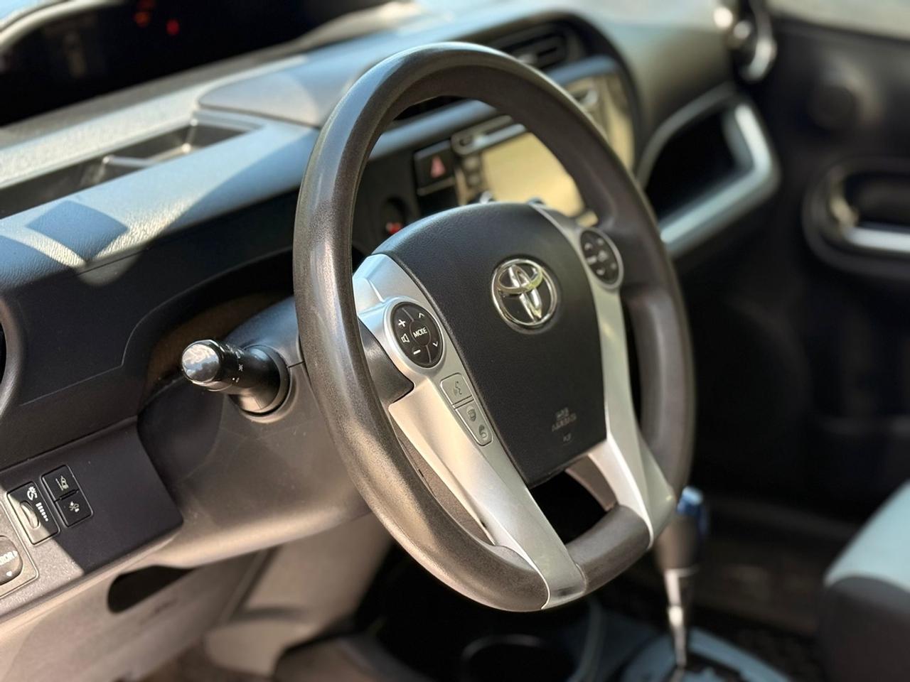 2017 Toyota Prius c Four Photo