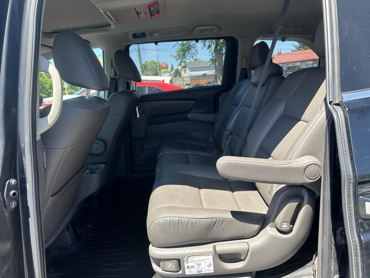 2015 Honda Odyssey EX L Photo