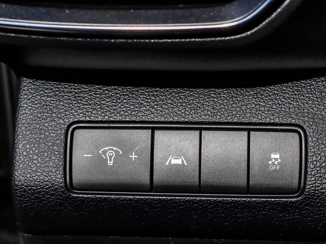 2023 Hyundai Santa Fe Preferred Photo