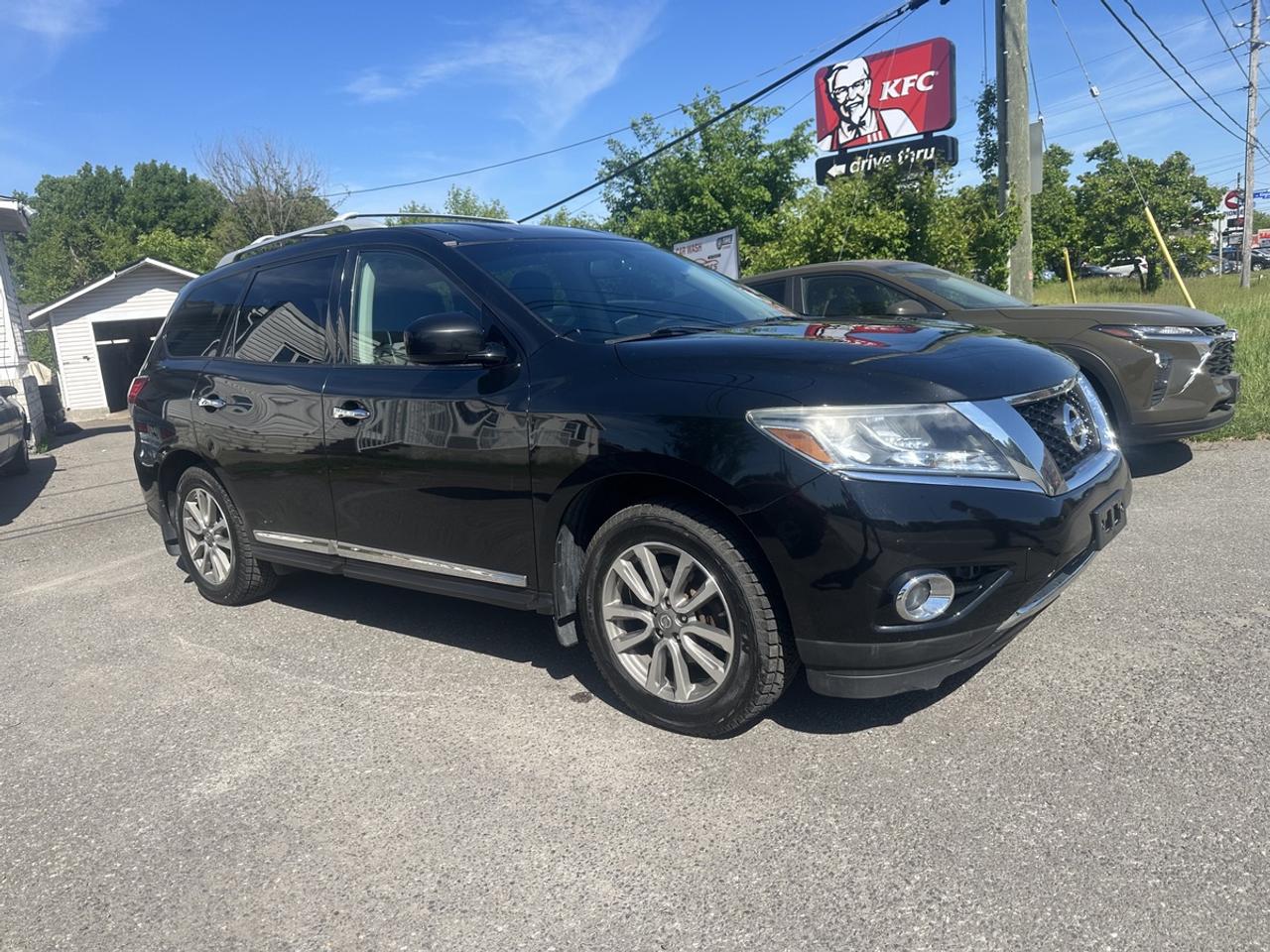 2016 Nissan Pathfinder SL Photo