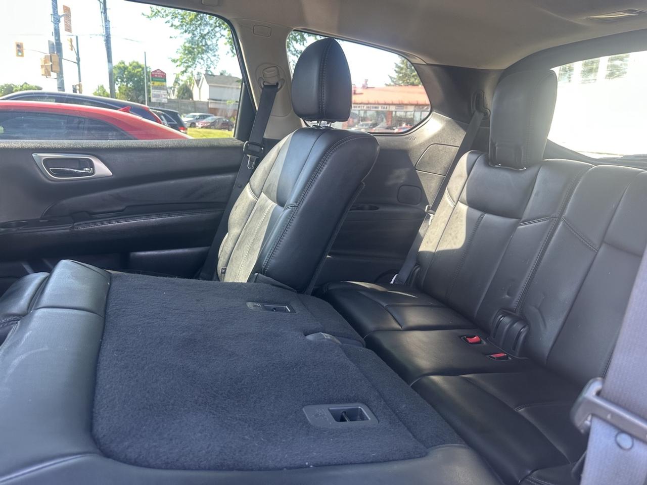 2016 Nissan Pathfinder SL Photo