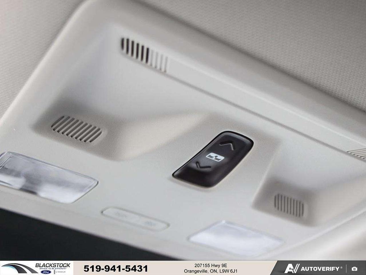 2023 Ford Maverick Lariat   Tremor Package   Sunroof   Leather Heated Seats   Apply Carplay   AWD   Remote Start   ABS Photo
