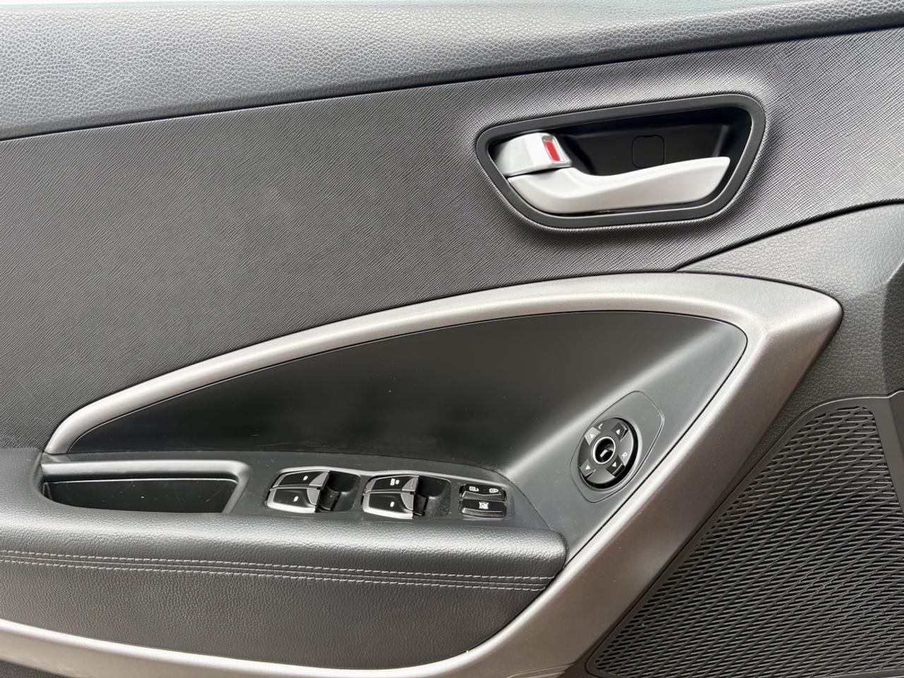 2014 Hyundai Santa Fe Sport GLS Photo