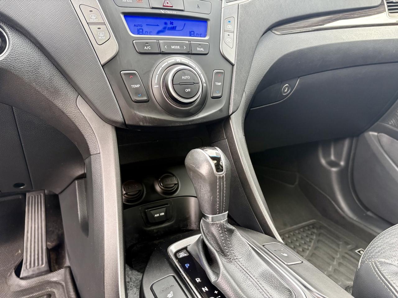 2014 Hyundai Santa Fe Sport GLS Photo