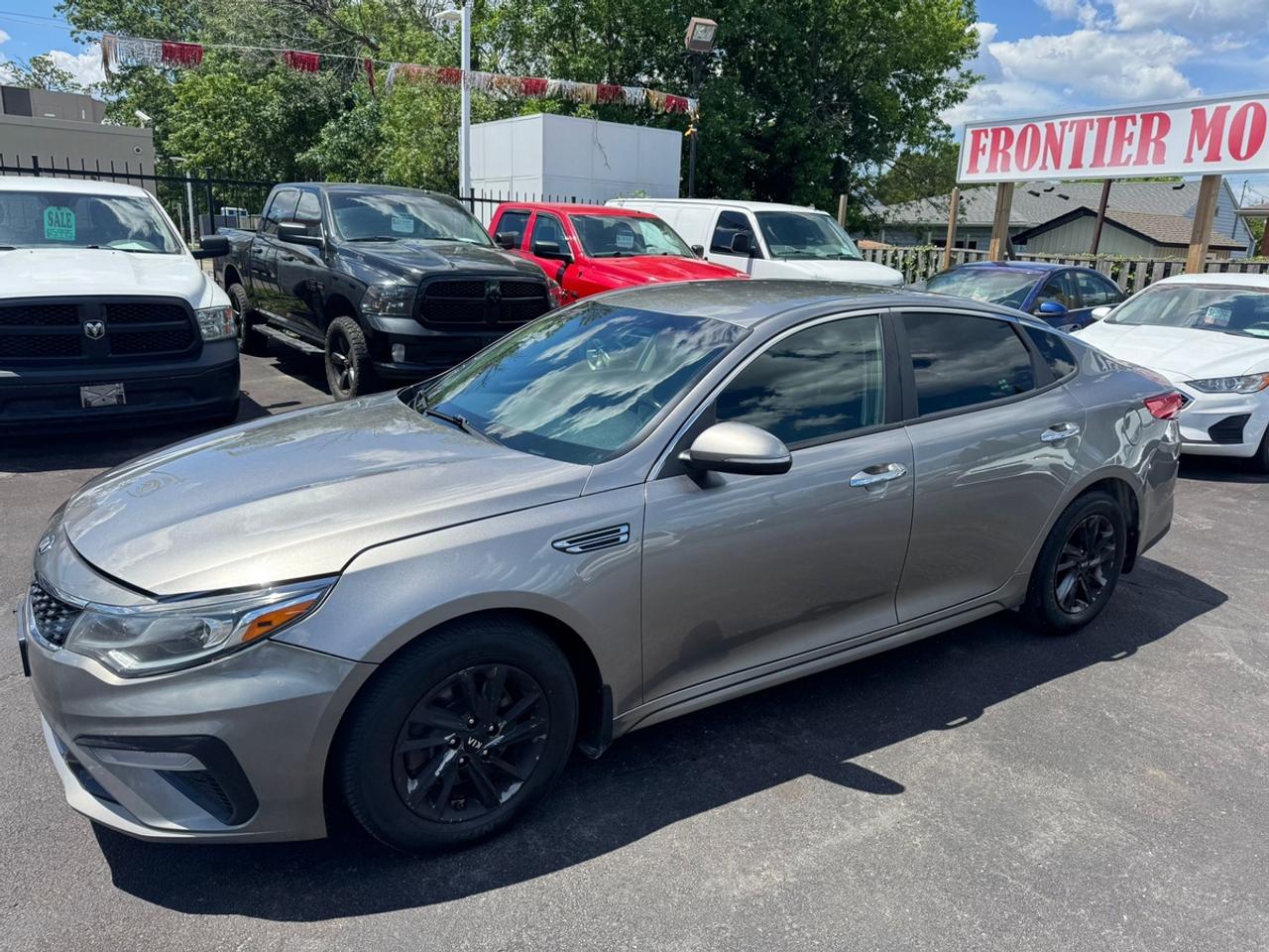 2019 Kia Optima LX Photo0