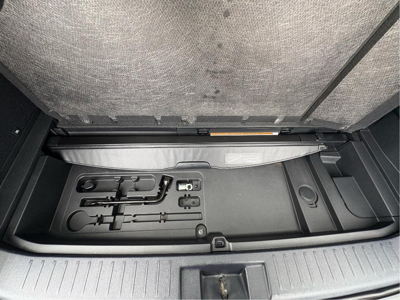 2020 Toyota Highlander Hybrid LIMITED Photo
