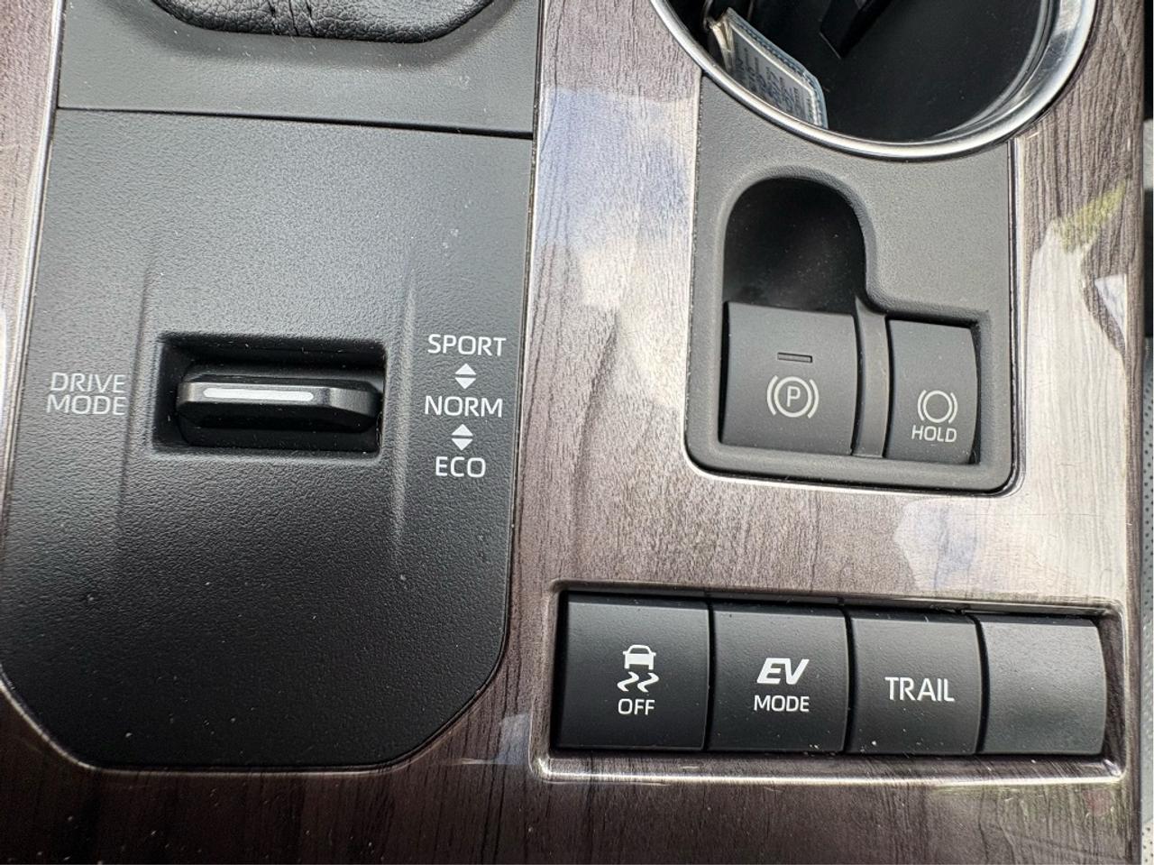 2020 Toyota Highlander Hybrid LIMITED Photo