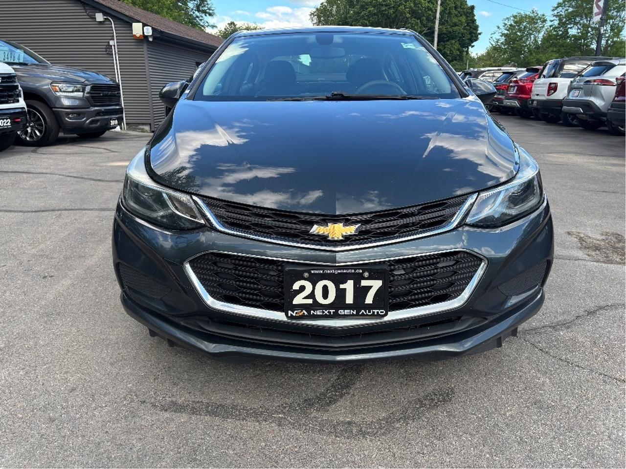 2017 Chevrolet Cruze LT Turbo Photo