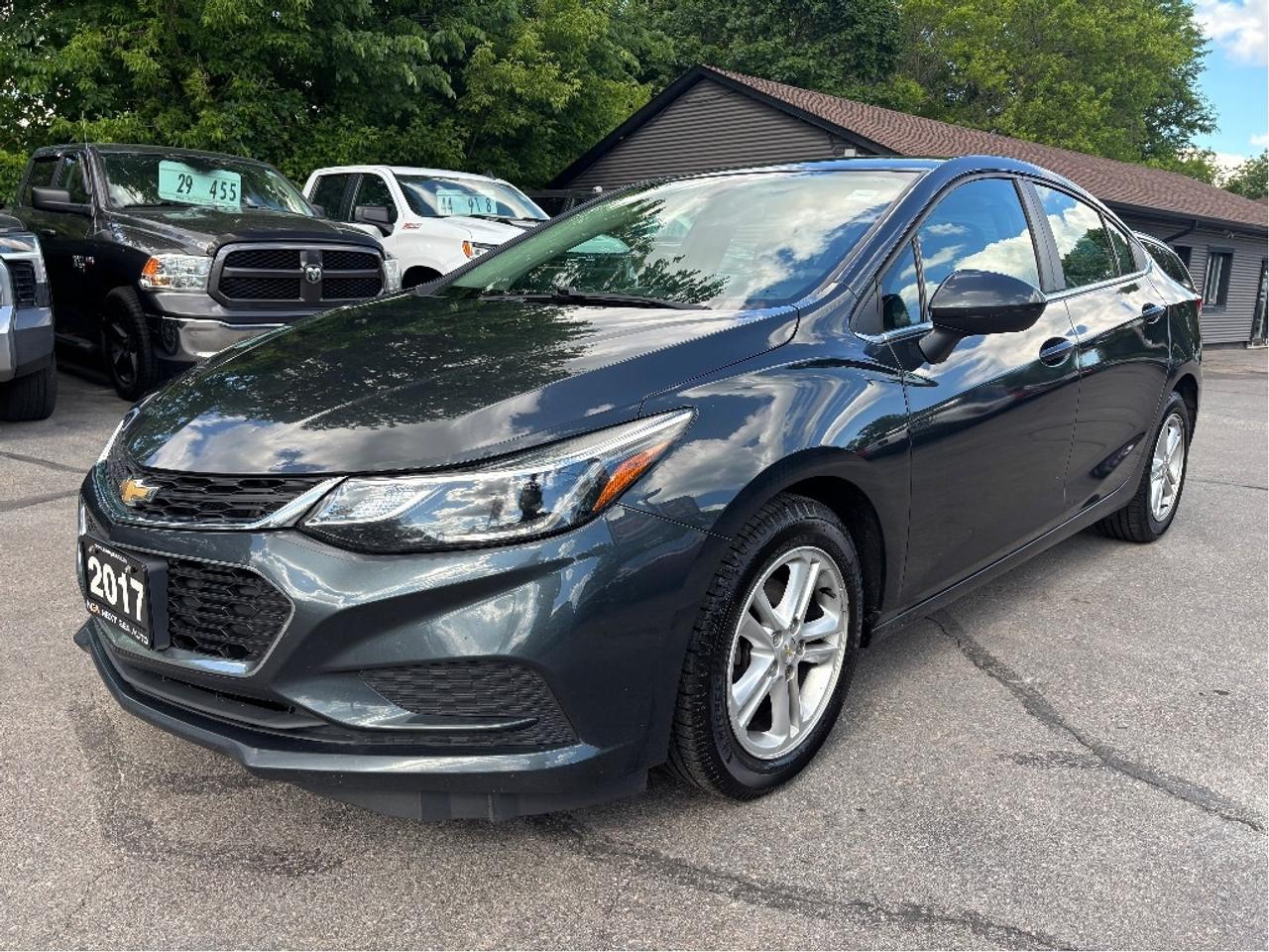 2017 Chevrolet Cruze LT Turbo Photo