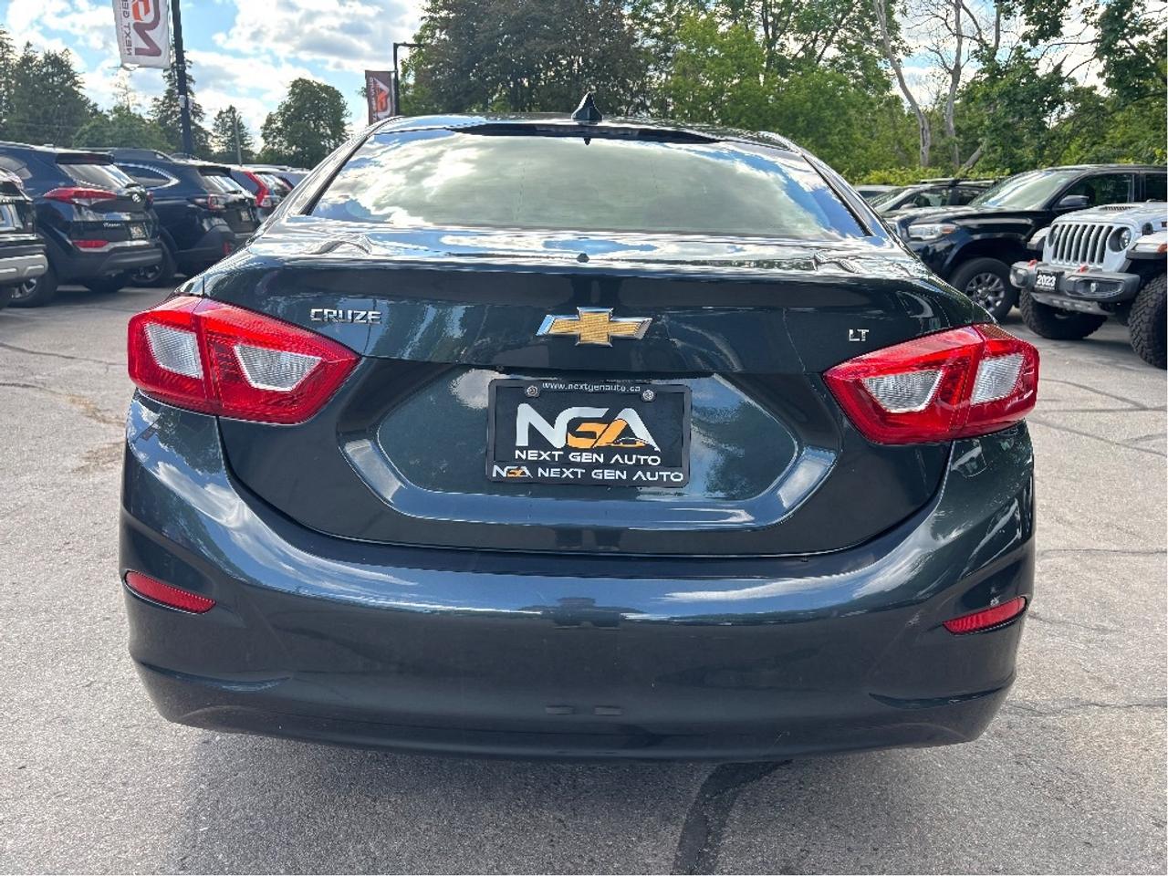2017 Chevrolet Cruze LT Turbo Photo