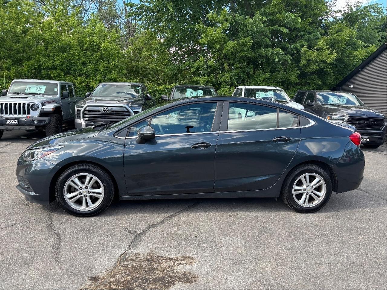 2017 Chevrolet Cruze LT Turbo Photo