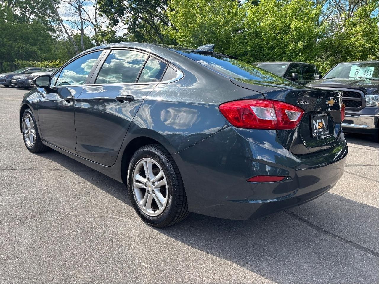 2017 Chevrolet Cruze LT Turbo Photo