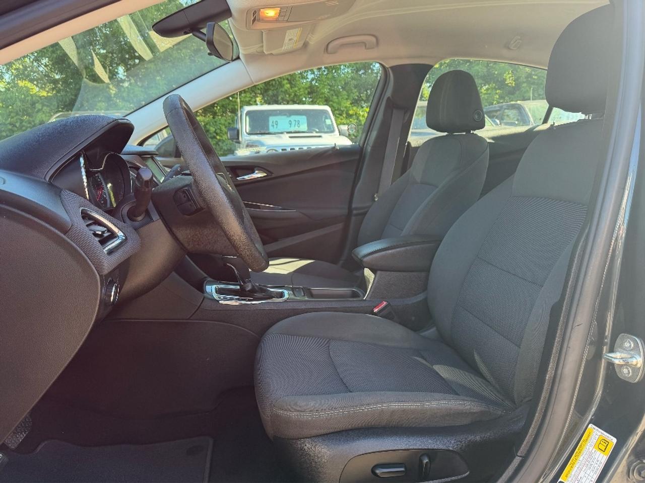 2017 Chevrolet Cruze LT Turbo Photo