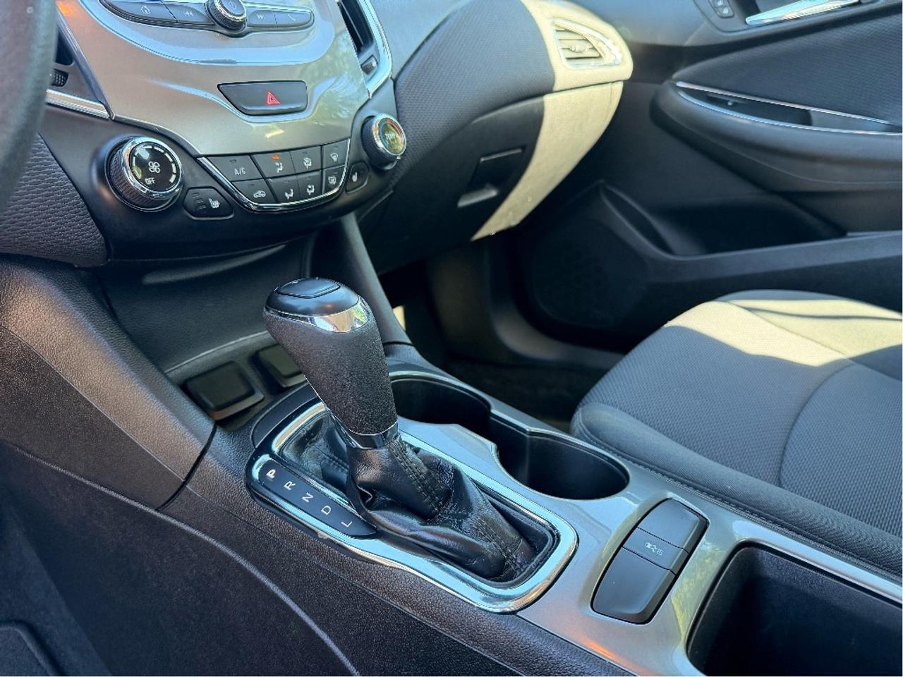 2017 Chevrolet Cruze LT Turbo Photo