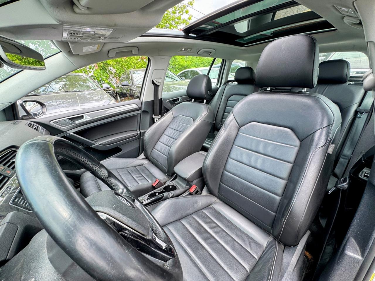 2017 Volkswagen Golf Alltrack S Photo