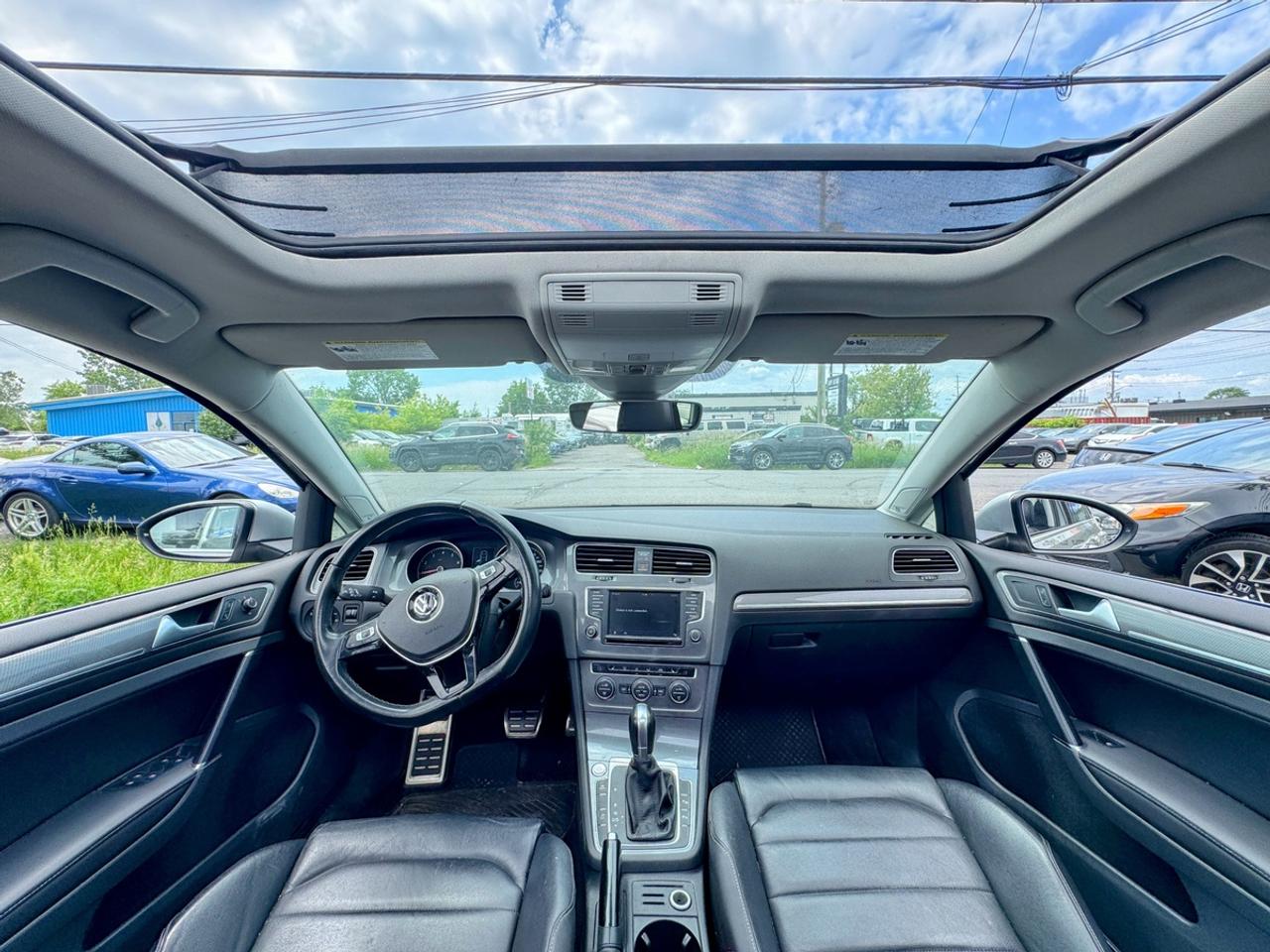 2017 Volkswagen Golf Alltrack S Photo