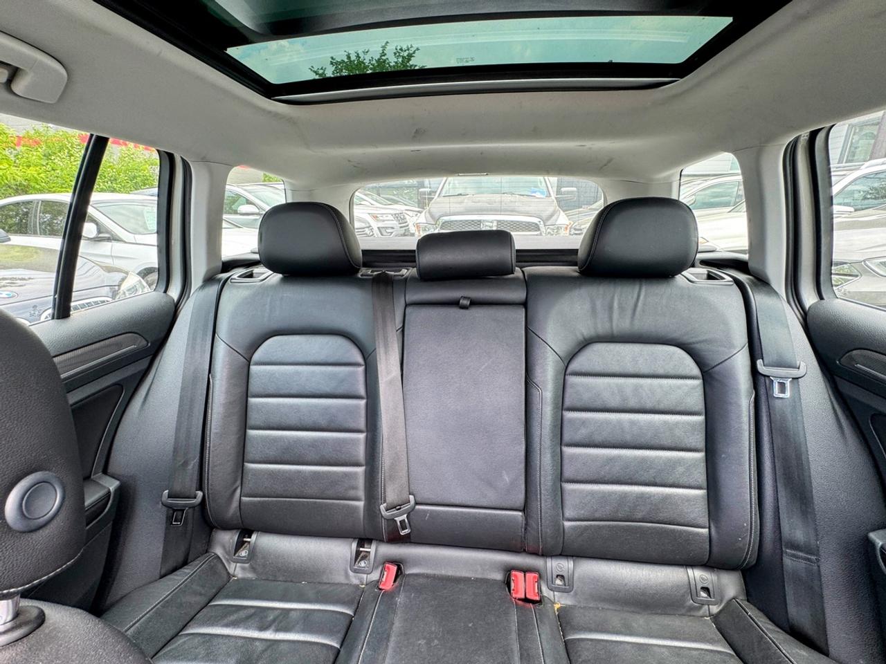 2017 Volkswagen Golf Alltrack S Photo