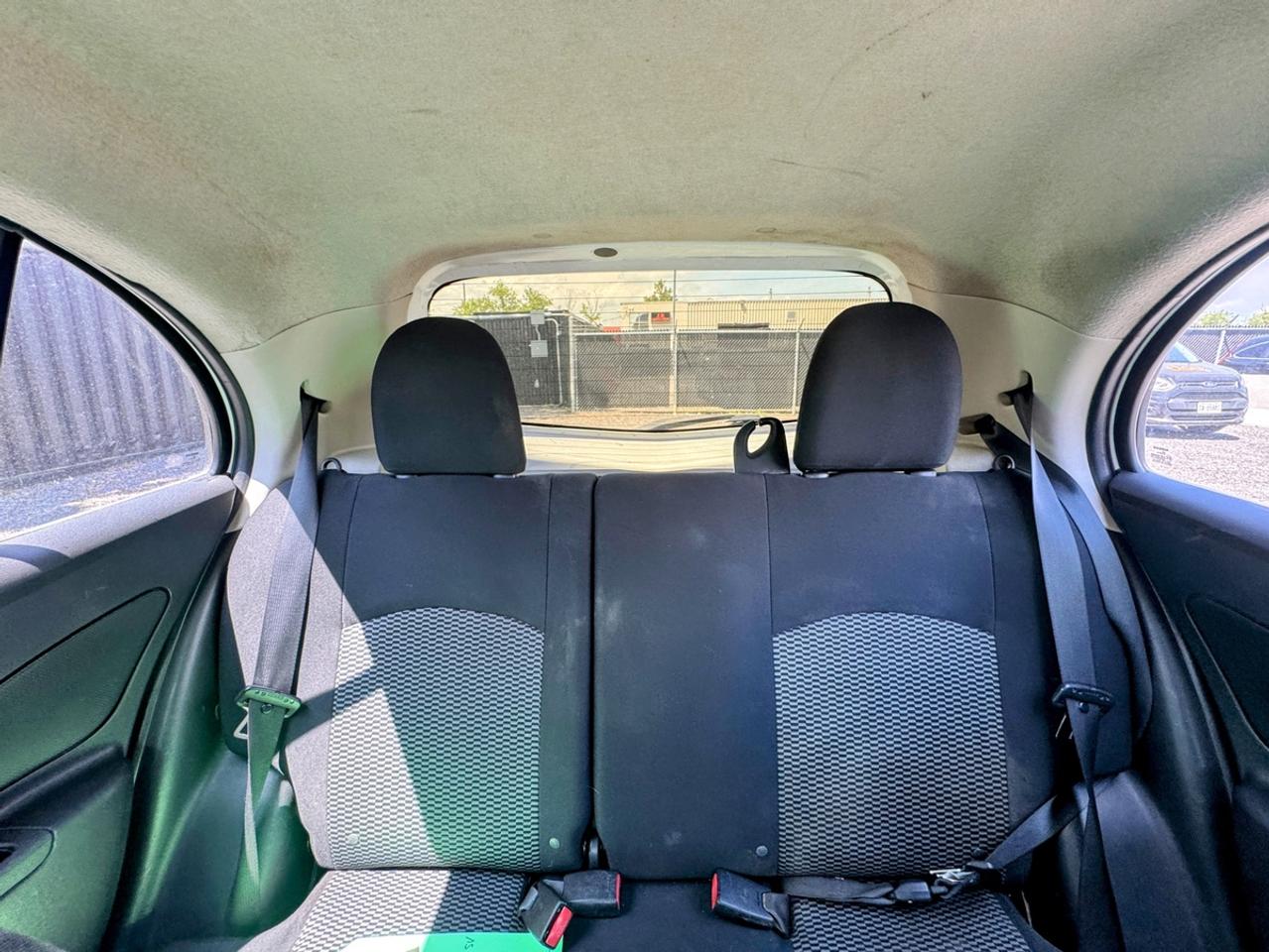 2015 Nissan Micra Base Photo