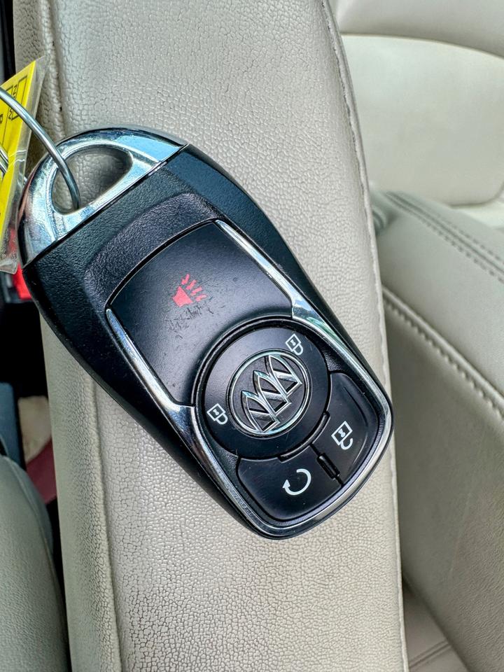 2017 Buick Encore Essence Photo