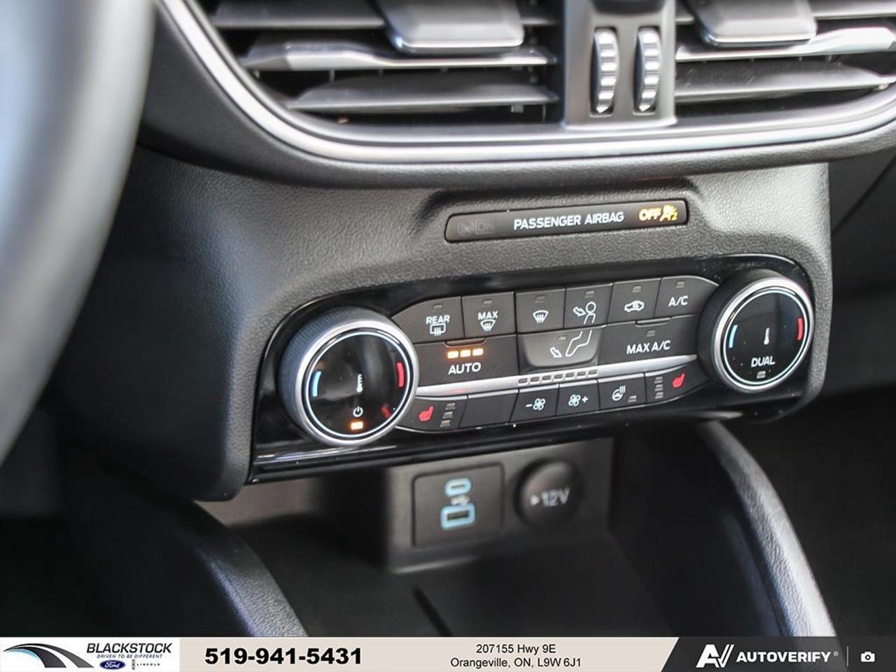 2022 Ford Escape Titanium Hybrid   ONE OWNER   NO ACCIDENTS Photo