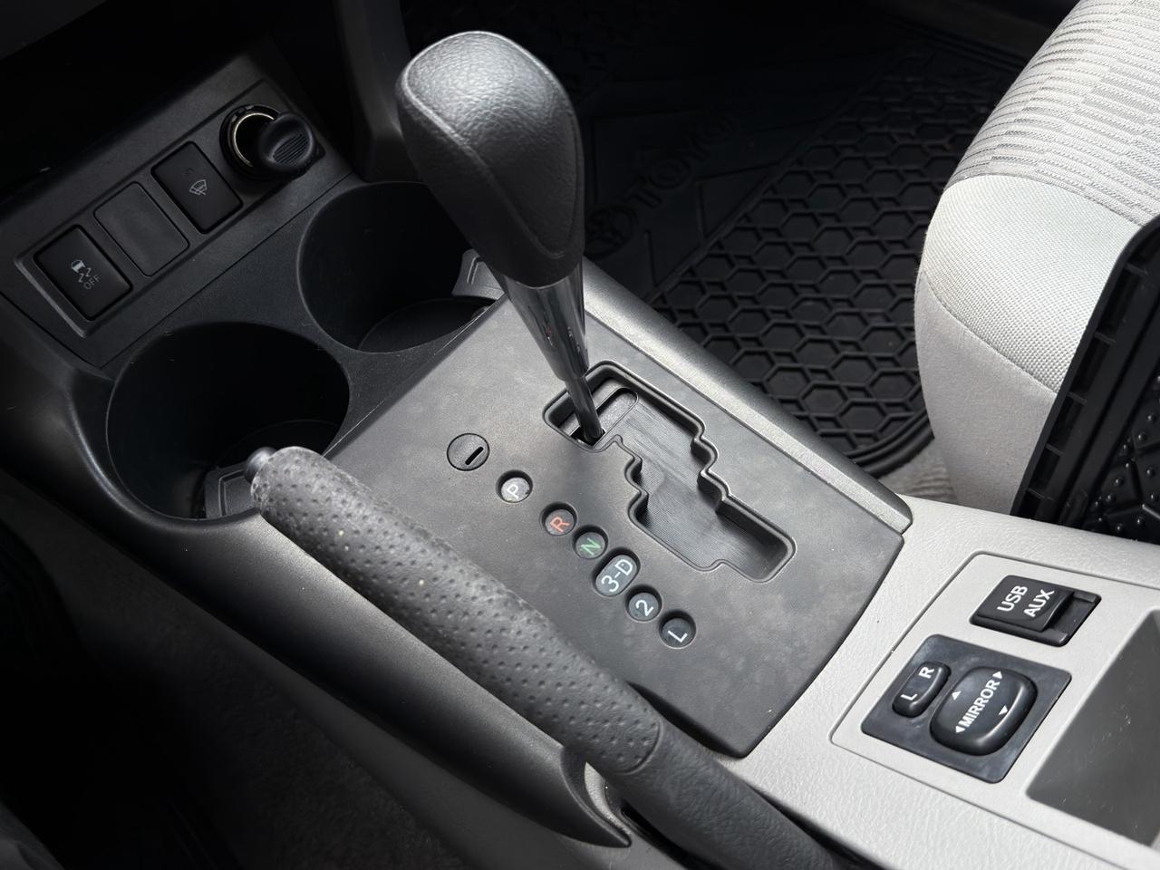 2012 Toyota RAV4 LE   Bluetooth    Power Windows   Remote Entry Photo