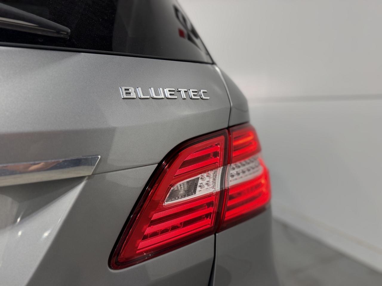 2014 Mercedes-Benz M-Class ML350 BLUETEC Photo