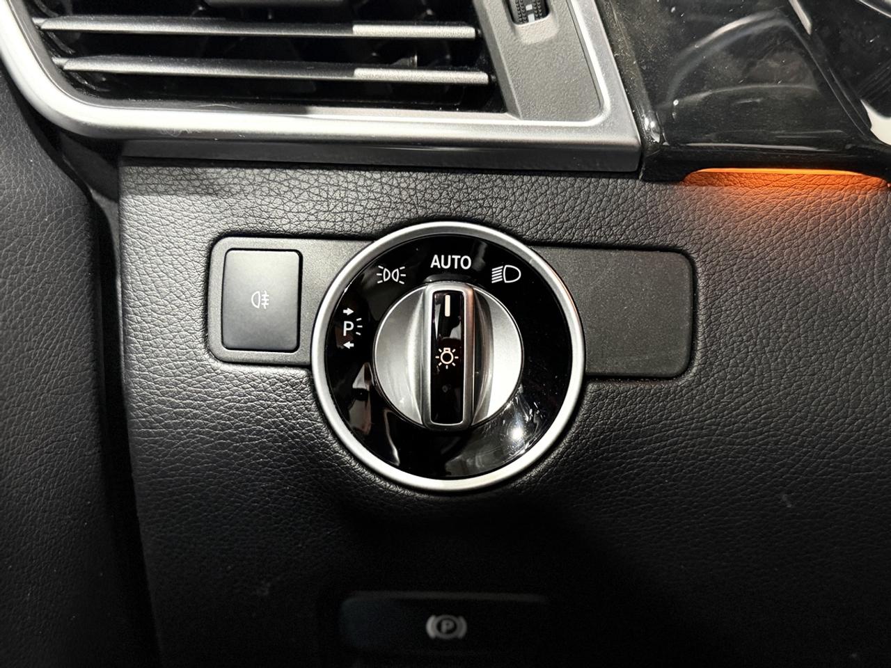2014 Mercedes-Benz M-Class ML350 BLUETEC Photo