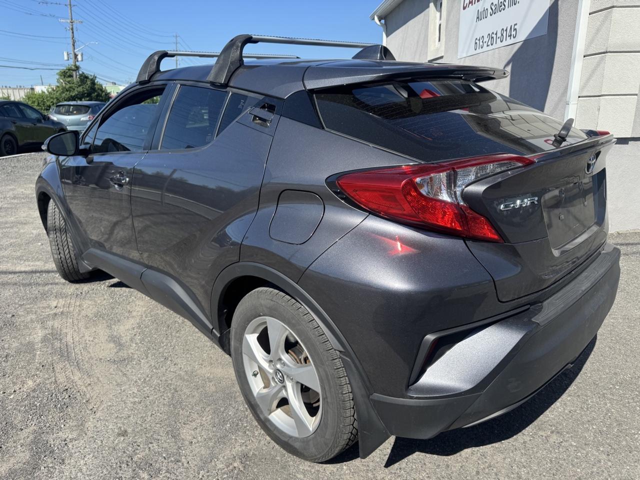 2019 Toyota C-HR XLE Photo
