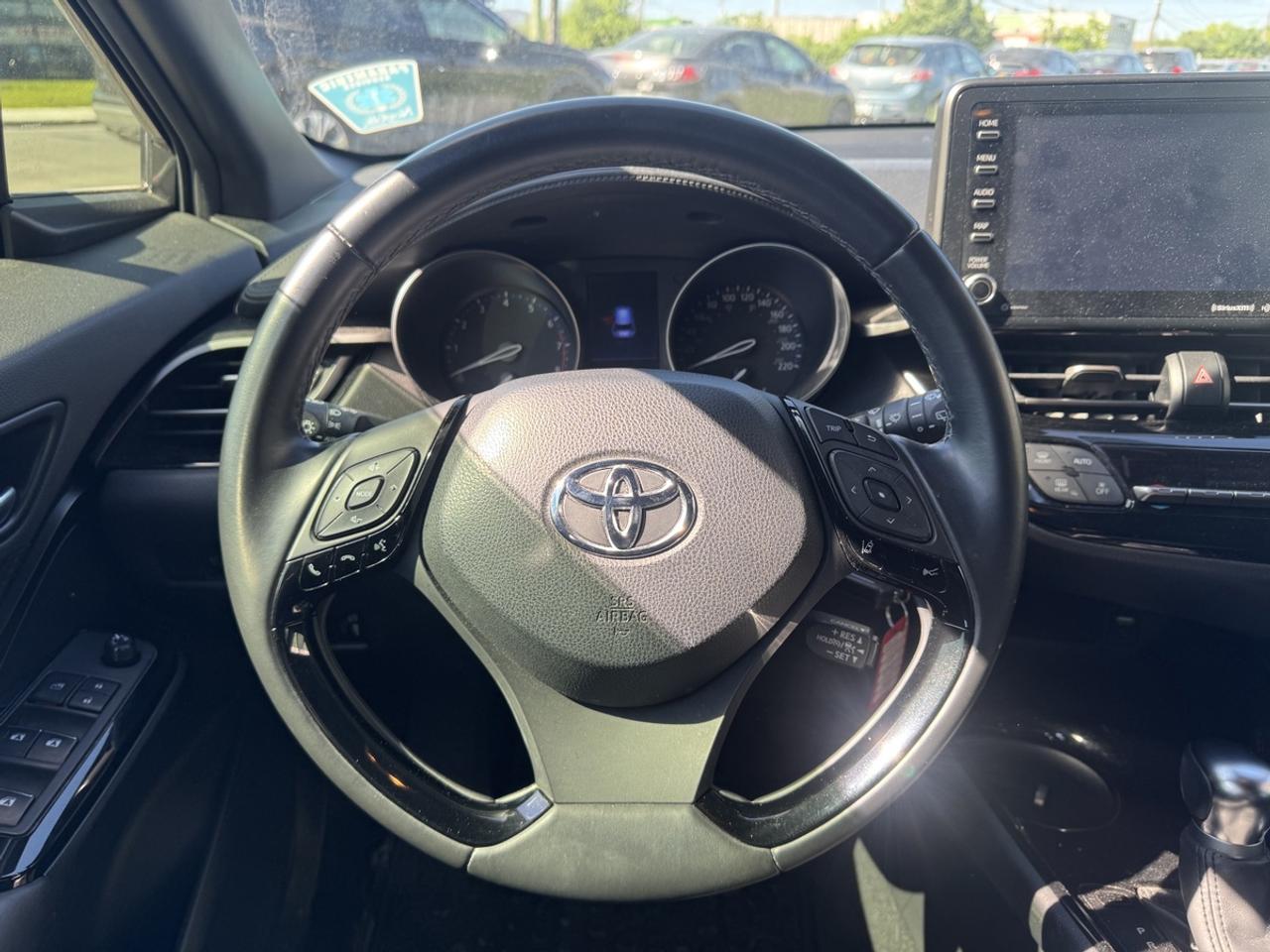 2019 Toyota C-HR XLE Photo