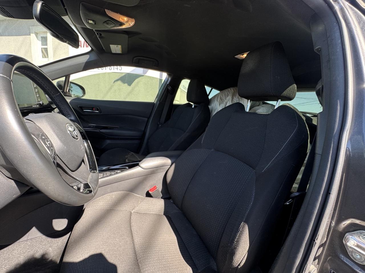 2019 Toyota C-HR XLE Photo