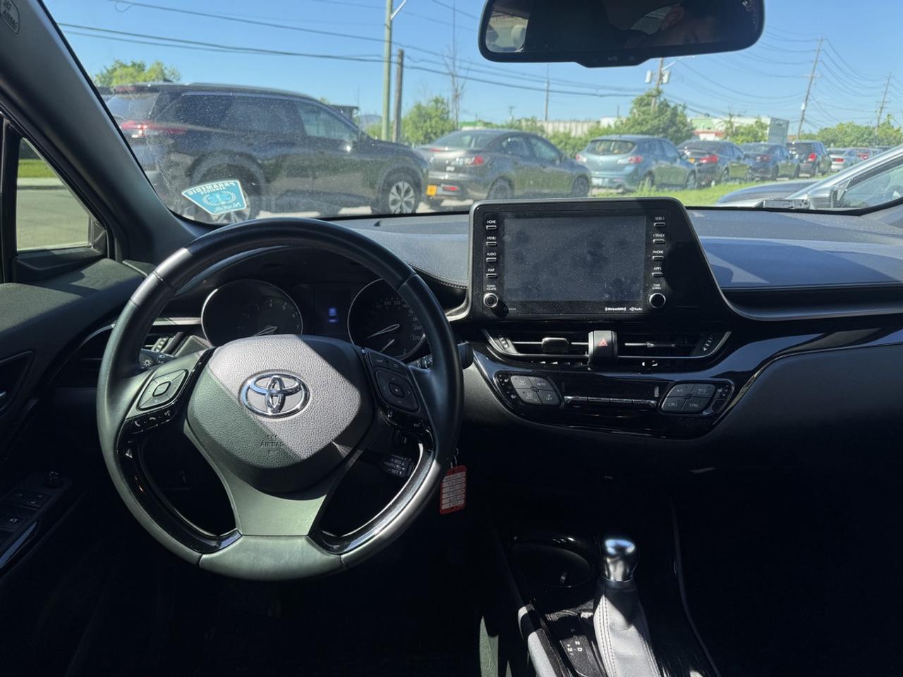 2019 Toyota C-HR XLE Photo