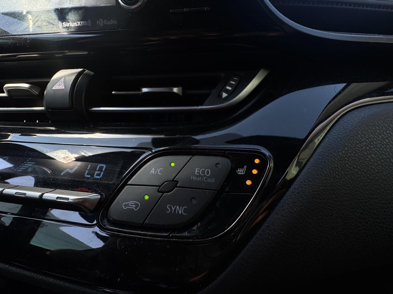 2019 Toyota C-HR XLE Photo