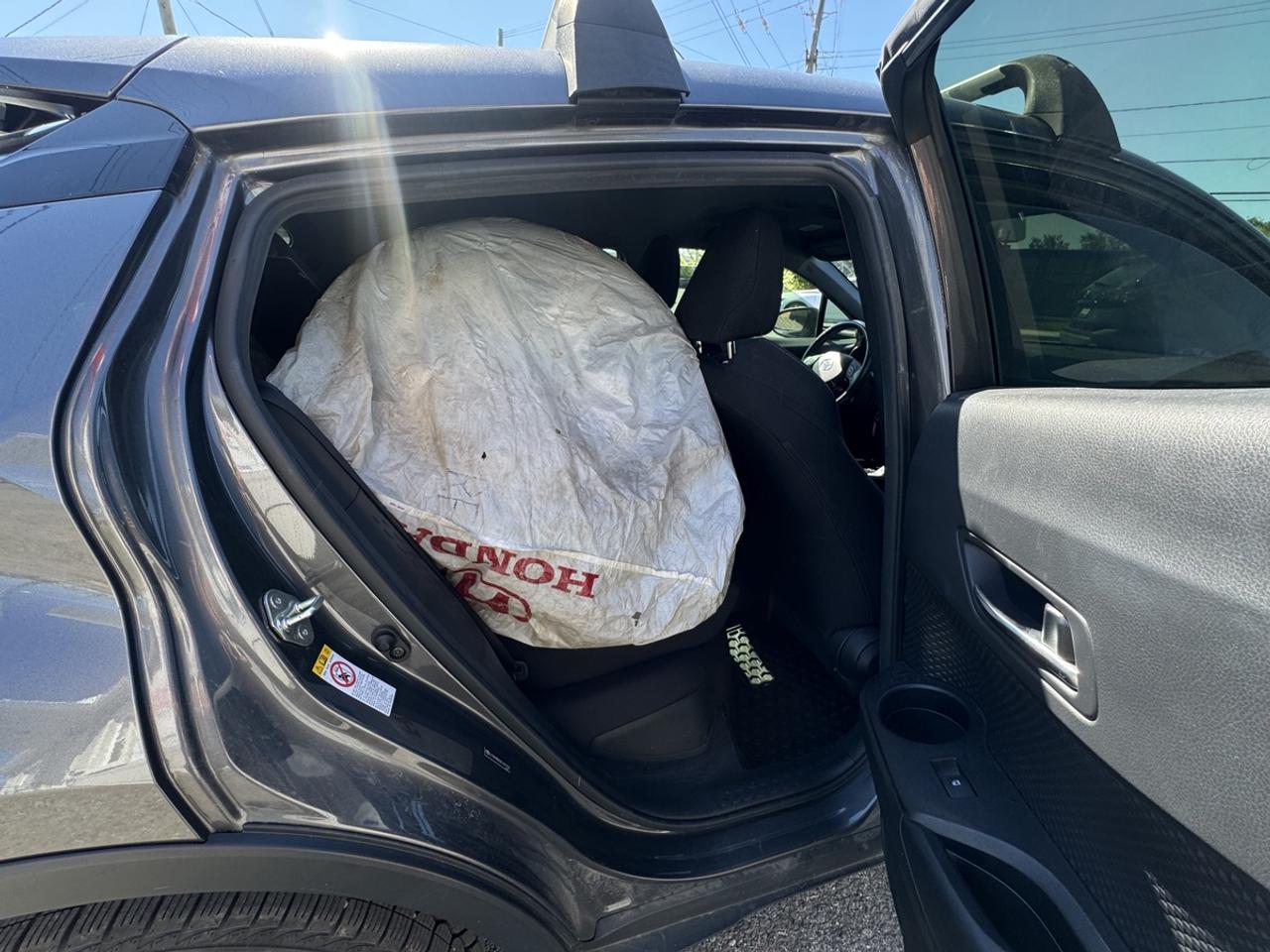 2019 Toyota C-HR XLE Photo