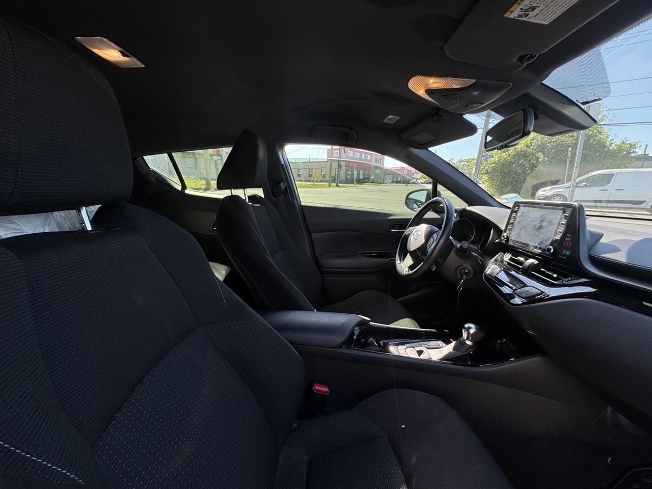 2019 Toyota C-HR XLE Photo