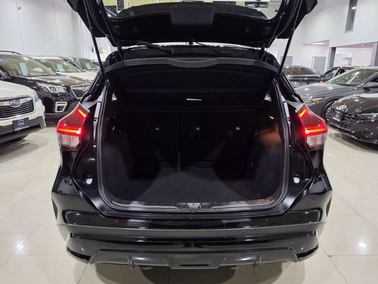 2024 Nissan Kicks SR PKG NO ACCIDENT ONE OWNER APPLE CARPLAY BLINDSPOT LANE DEPARTURE Photo