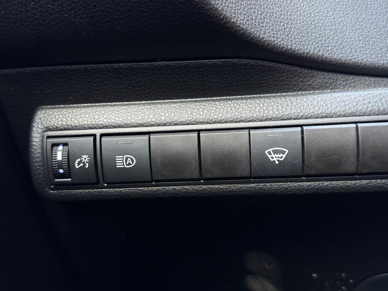 2021 Toyota Corolla LE   Lane Dep   Heated Seats   Blind Spot Photo
