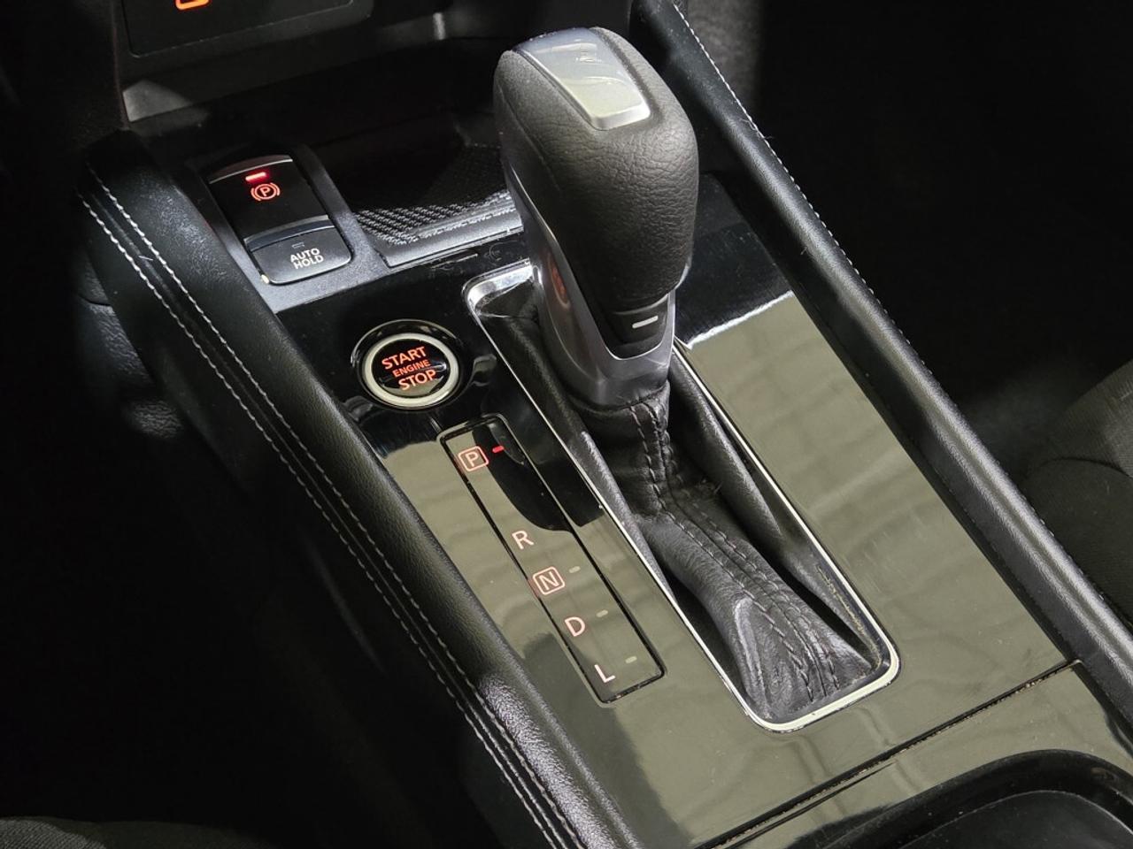 2024 Nissan Kicks SV CVT No Accident APPLE CAR-PLAY PARK ASSIST Photo