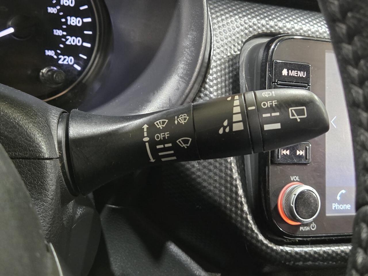 2024 Nissan Kicks SV CVT No Accident APPLE CAR-PLAY PARK ASSIST Photo