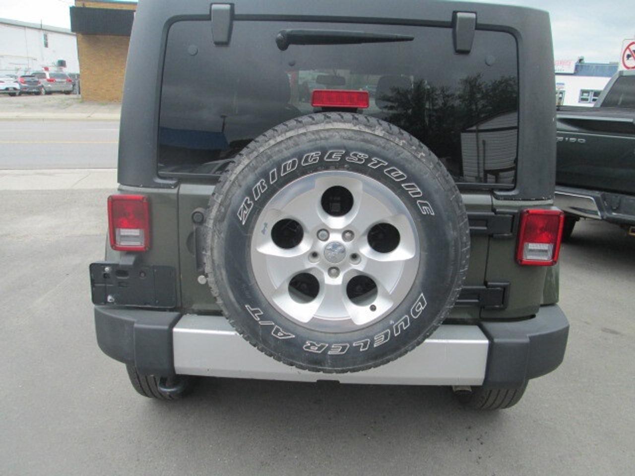 2015 Jeep WRANGLER UNLIMITED 4WD 4dr Sahara, Power Group, Alloy Wheels Photo
