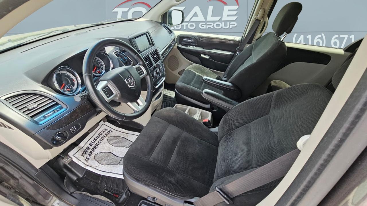 2016 Dodge Grand Caravan SXT Photo