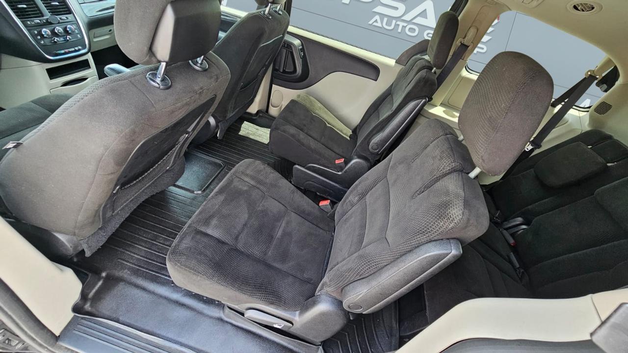 2016 Dodge Grand Caravan SXT Photo
