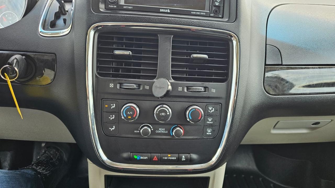2016 Dodge Grand Caravan SXT Photo