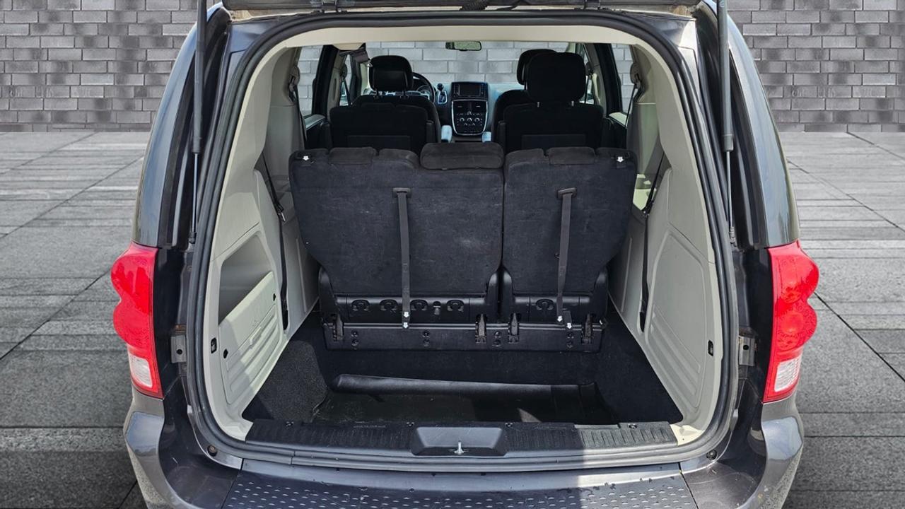 2016 Dodge Grand Caravan SXT Photo