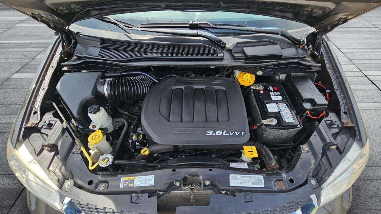 2016 Dodge Grand Caravan SXT Photo
