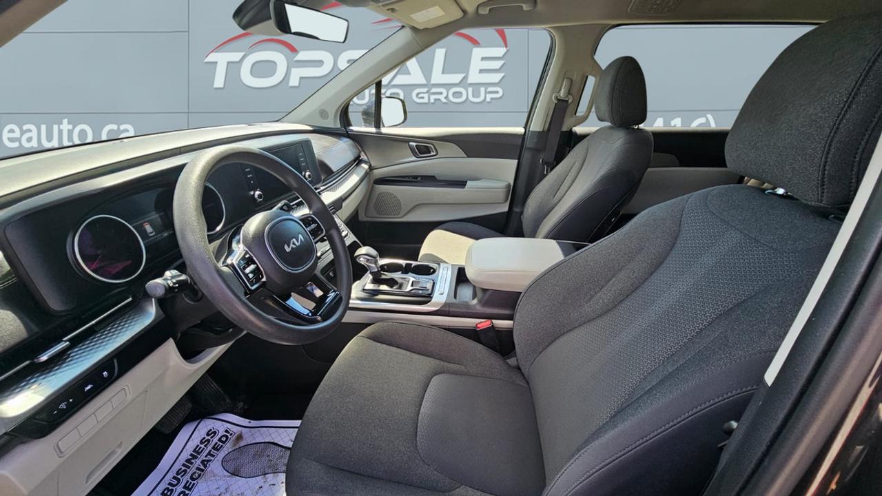 2023 Kia Carnival LX Photo