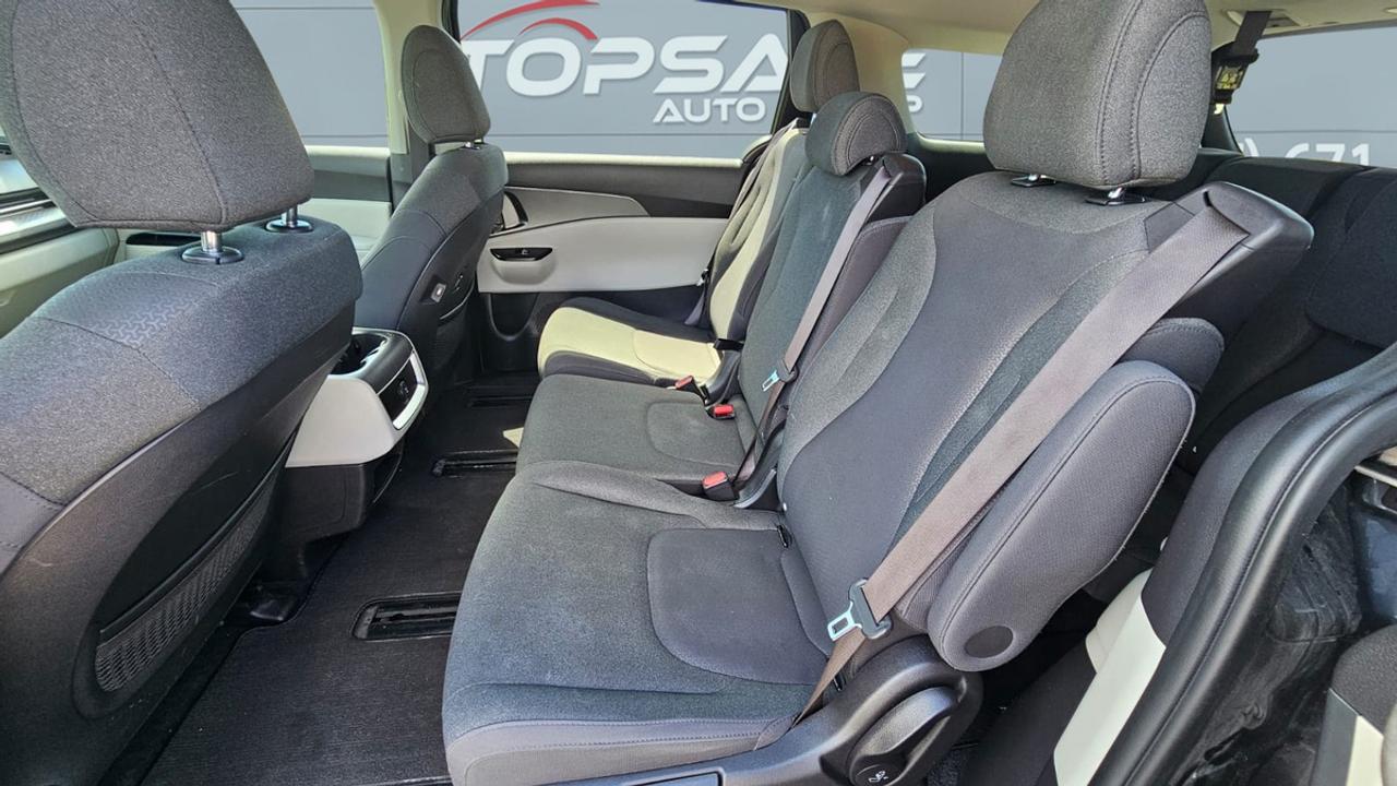 2023 Kia Carnival LX Photo