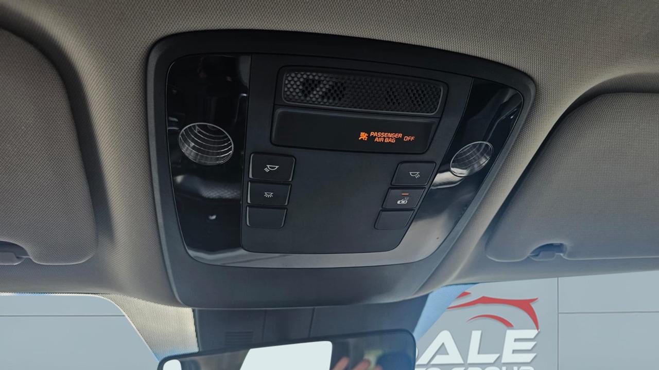 2023 Kia Carnival LX Photo